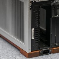 乔思伯 T9 机箱实测：A4 全铝+实木底座，颜值与实用性拉满