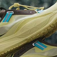 鸿星尔克山境户外鞋，雪场滑雪能穿吗？