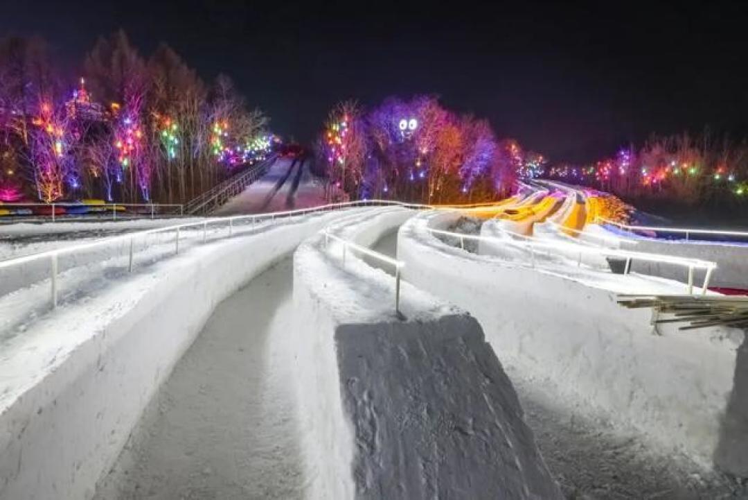被长春冰雪新天地的雪雕美哭了,千里江山图和布达拉宫都有!