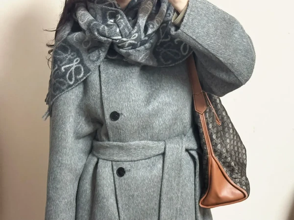 我宣布披肩式才是秋冬最有气质的围法