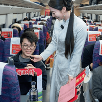 这趟奔赴“诗与远方”的专列，让人狠狠地羡慕了……