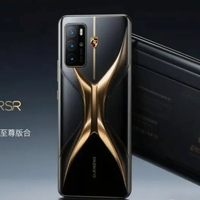 荣耀Magic8 Ultra vs RSR保时捷版？我们汇总了72位用户真实观点，答案在这