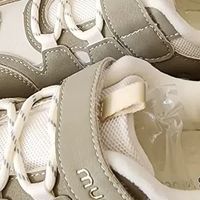 高弹减震宽楦，宝宝舒适跑跳