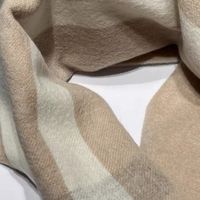 法莱阿玛尼羊毛围巾：质感与温暖兼备