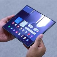 三星三折叠手机耐久测试：14万次折叠后铰链失灵