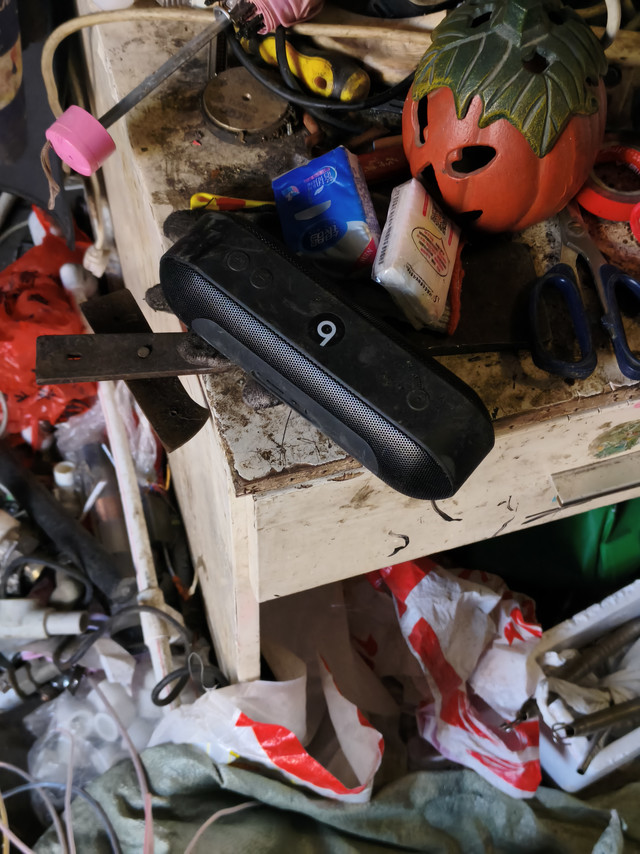 废品站10元捡到一个魔音beats pill＋蓝牙音箱