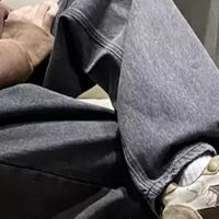 烟灰色阔腿牛仔裤，复古街头风必备