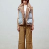 YANGYUQING两面穿毛绒羽绒马甲｜蓝咖撞色承包整个冬日时髦感