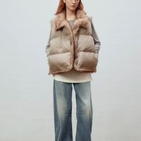 YANGYUQING两面穿毛绒羽绒马甲｜蓝咖撞色承包整个秋冬的时髦感