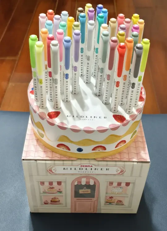 不一樣的蛋糕（斑馬 螢光筆 Mildliner）