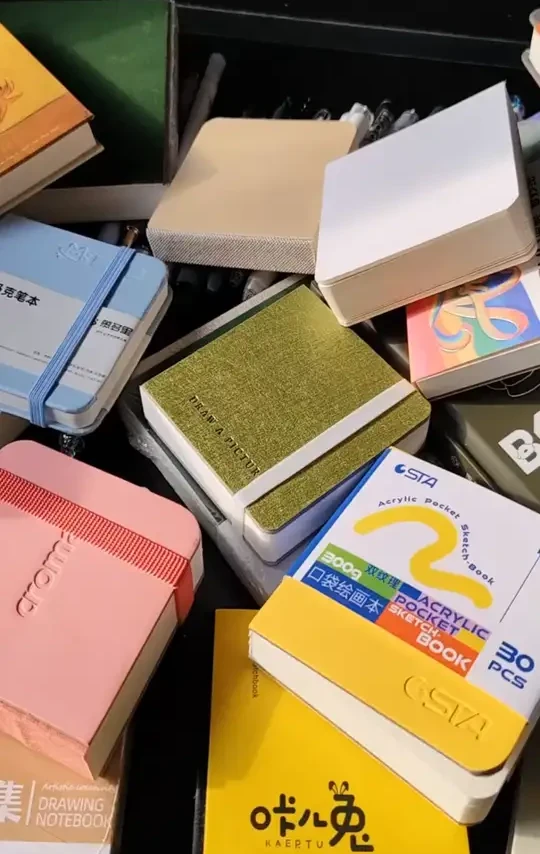 迷你便携特厚绘画本，丙烯马克水彩通吃，摸鱼画画即刻开挂！#手账绘画本 #迷你便携水彩本 #丙烯马克笔画画本 #特厚绘画本 #摸鱼手账本