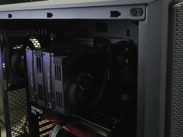 9700X+5070 2K游戏实测 CPU 9700X 开启PBO +25 负压25
主板 华硕 B850M-E WIFI
内存 十铨 6000C28 16G*2 ADIE 火神
调 6200C28