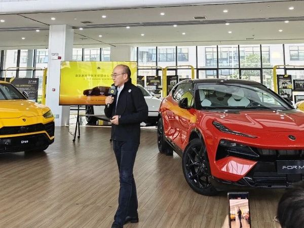 在莲花跑车品鉴会上，兰博基尼和法拉利竟沦为配角？