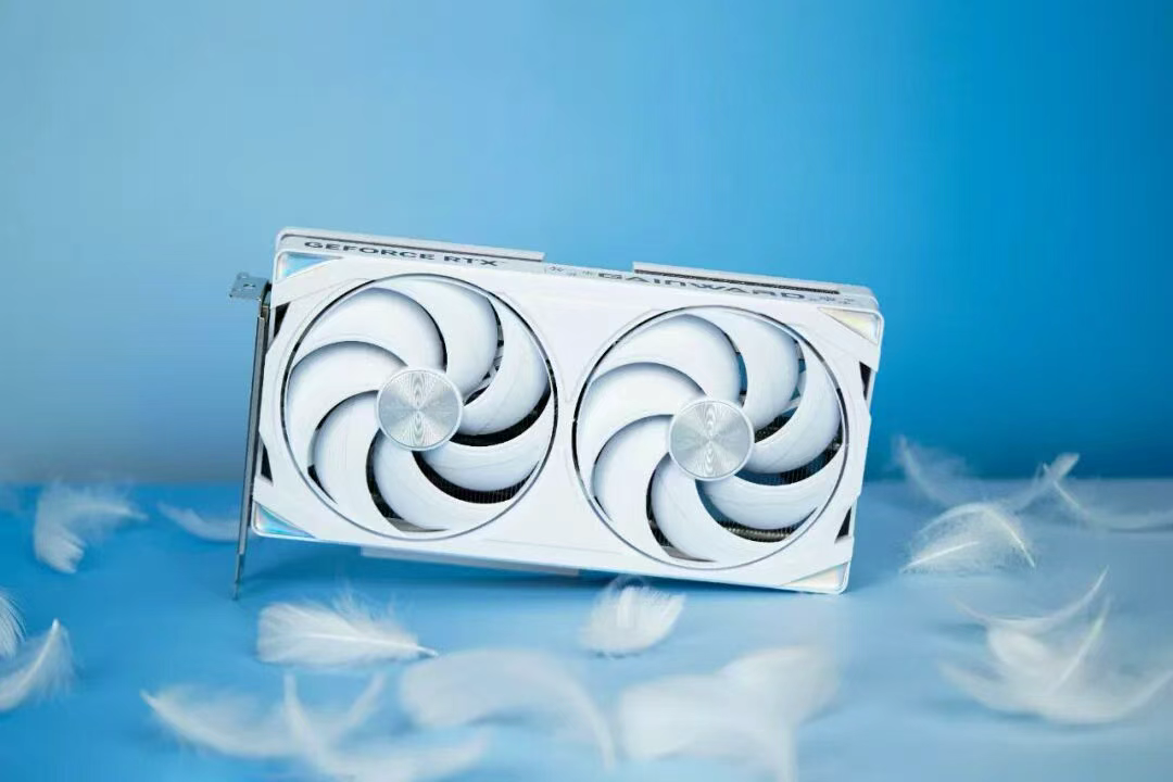 《超英派遣中心》耕升GeForce RTX 5060 踏雪OC英雄的职场寓言