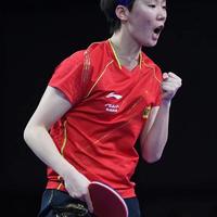 王曼昱单双打双杀李雅可，后者虽败犹荣展现巨大潜力