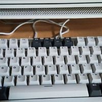 七彩虹隐姬KB8PRO机械键盘：81键三模电竞利器