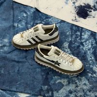 三叶草联名鞋款：设计创新还是炒作出新？我们收集了全网真实观点