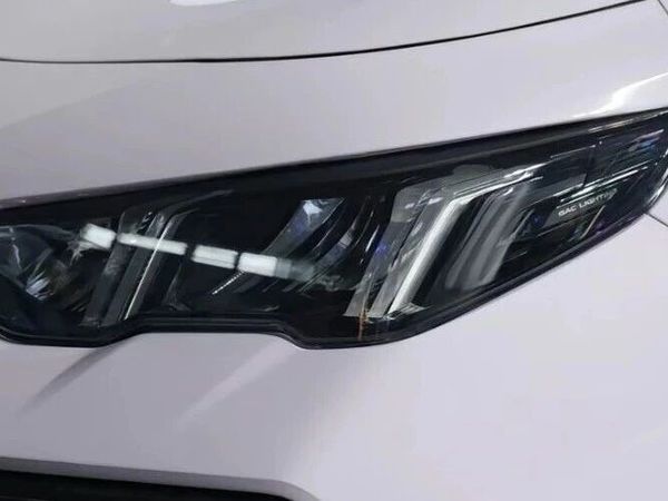 买车先蹲下看车灯?这个位置,藏着你未来修车的账单!