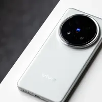 vivo旗舰跌价2250元！天玑9400+2亿长焦+蓝图芯片，X300不香了