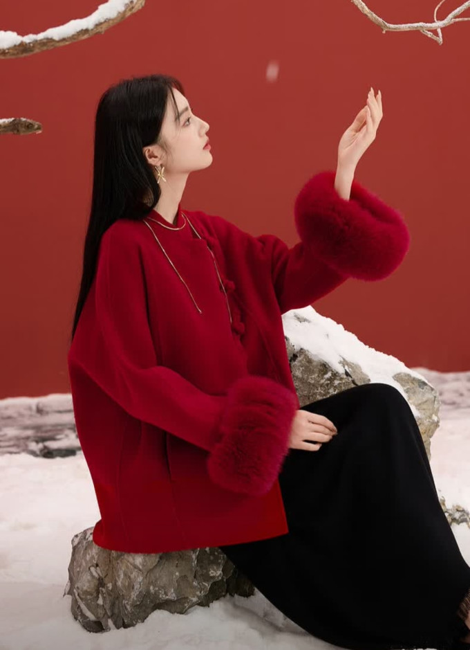 三彩女士大衣