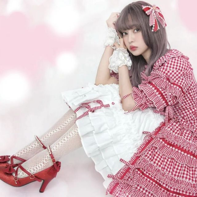 哥特风Lolita：小众审美还是日常可穿？我们扒了800+用户真实观点