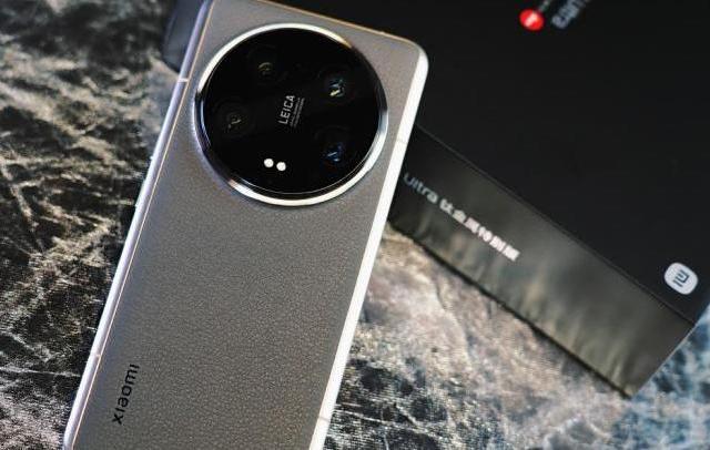 小米新一代“降价王”，16GB+1TB+钛金属，顶配旗舰“半价清仓”