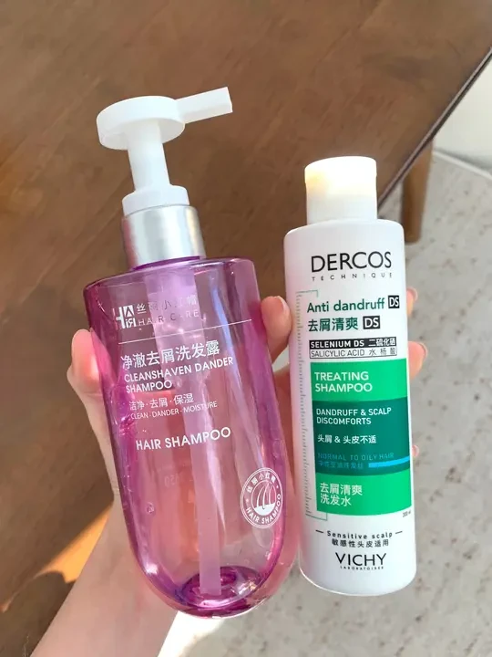 两瓶去屑很离谱的洗发水。。。