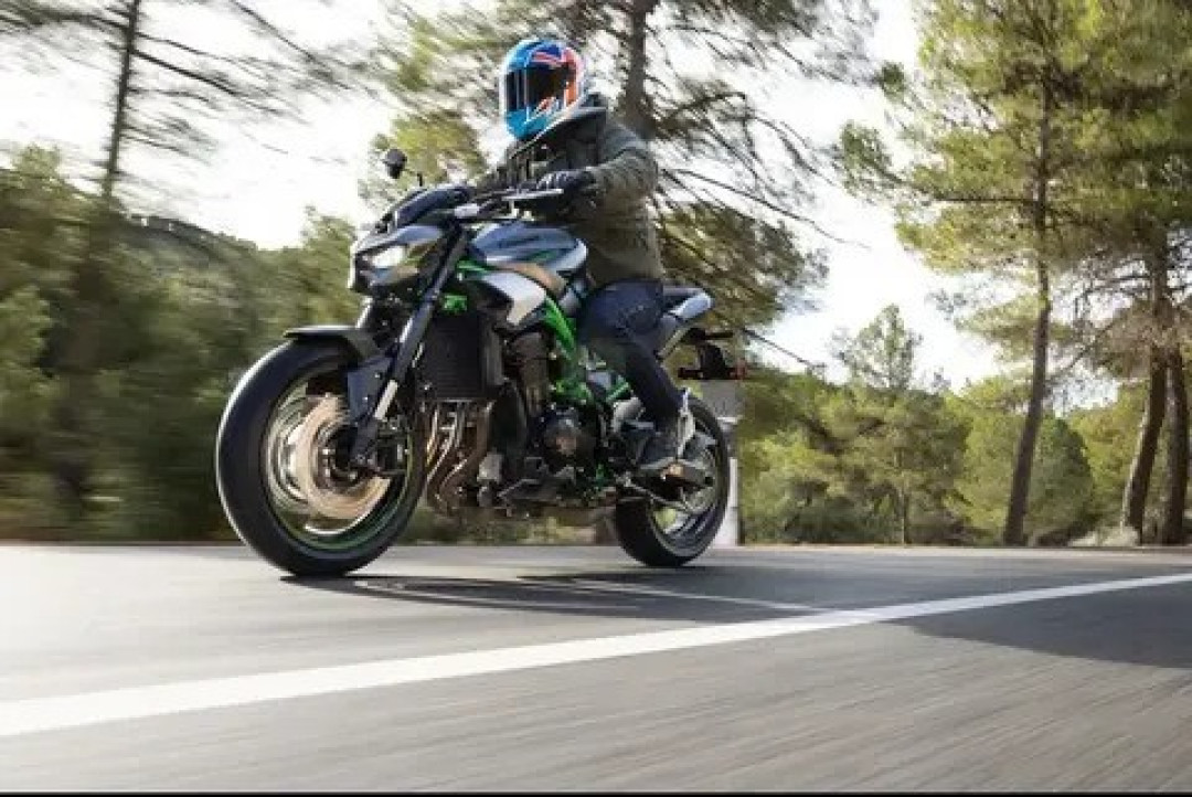 2025款川崎Z900焕新上市：细节升级，配置拉满，性价比依旧突出