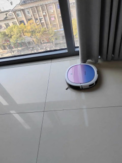 与灰尘的静默战争：一台智能吸尘器带给我的生活革命