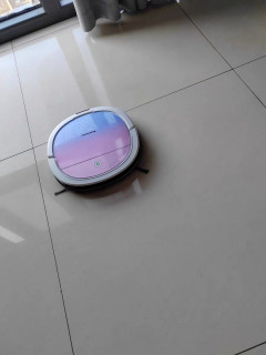 与灰尘的静默战争：一台智能吸尘器带给我的生活革命