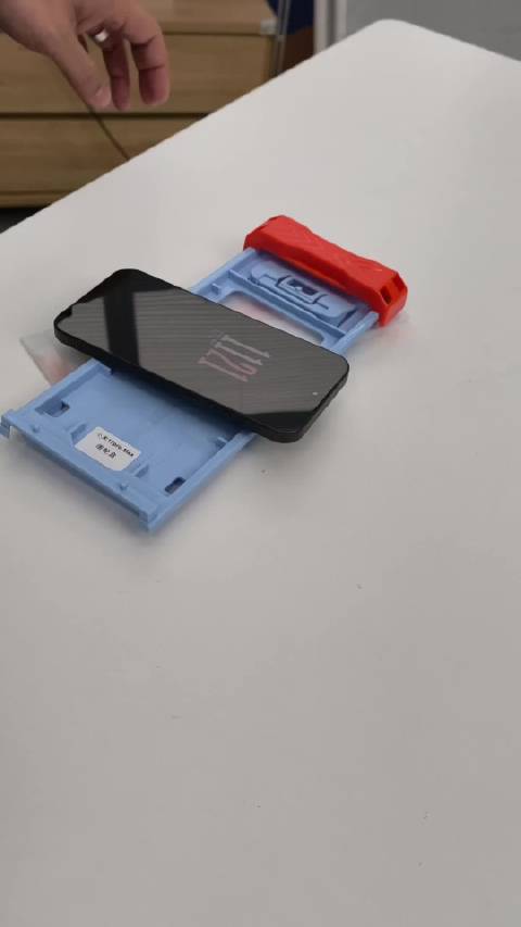 简单、好贴、好用，小米17Ultra的「零四」AR增透钢化膜一镜到底贴膜教程，贴好膜太简单啦～ 趣评测五花肉的微博视频
