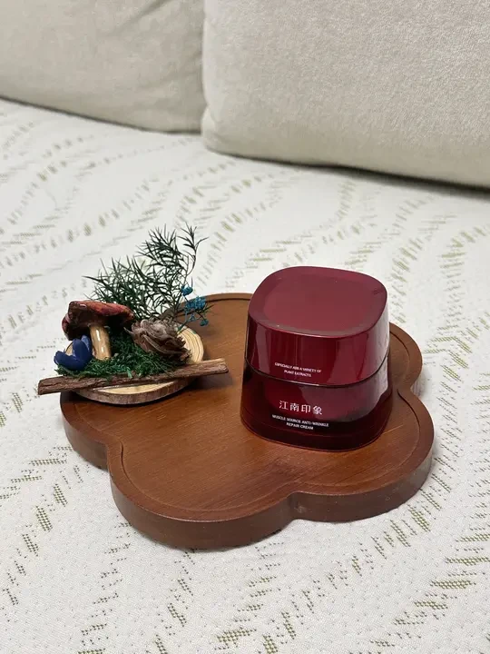 对味了..这才是我们垮脸人该用的面霜...