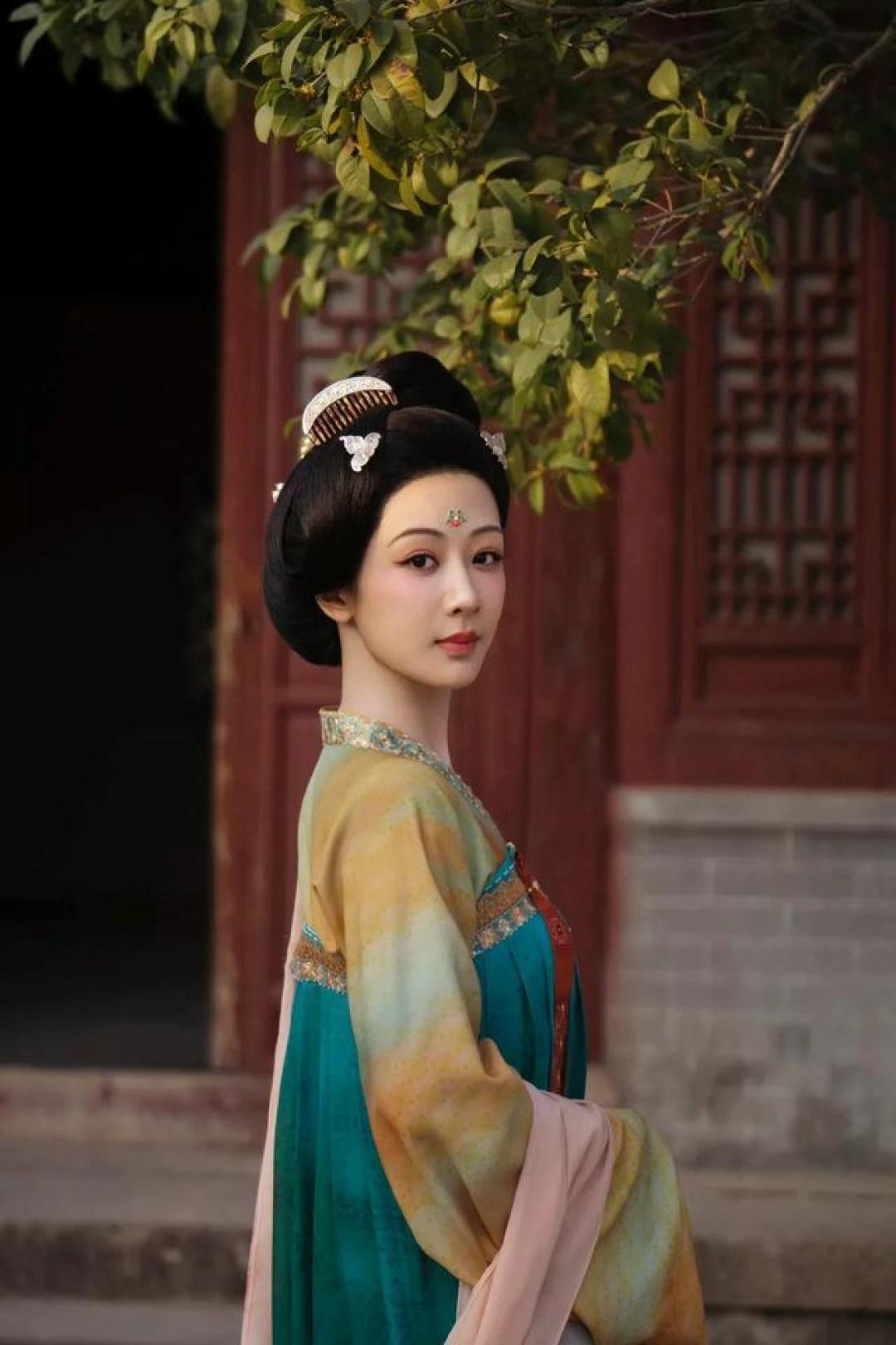 国色芳华:凭女性觉醒与东方美学,引爆收视口碑的年度最热剧