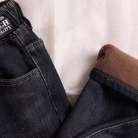 舒适与风格的隐秘共鸣：一条加绒哈伦裤的穿着随想