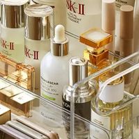 桌面焕新术！透明亚克力收纳架，搞定我的化妆品香水收纳难题