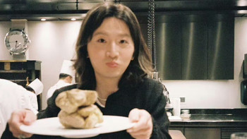好利来大公子穿女装变女人了？二公子痴迷于当“网红”…兄弟俩替老爸守住了蛋糕江山？ 