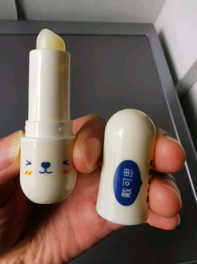 我家娃的护唇刚需，戴可思儿童元气润唇膏超安心