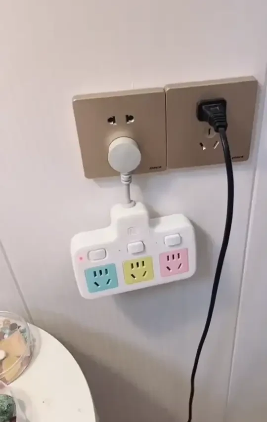 家用纯铜短线转换器插座USB充电小夜灯独立开关多功能一转多插头#家用插座 #多功能插座 #USB充电 #小夜灯插座 #一转多插头