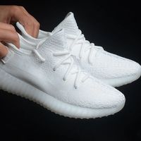 运动品牌联名款球鞋二级市场暴跌，炒鞋时代终结？786+用户观点全景剖析