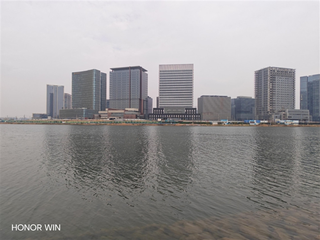 首发10000mAh大电池!荣耀WIN全面评测:原以为续航无敌 没想到性能释放更是不讲道理!