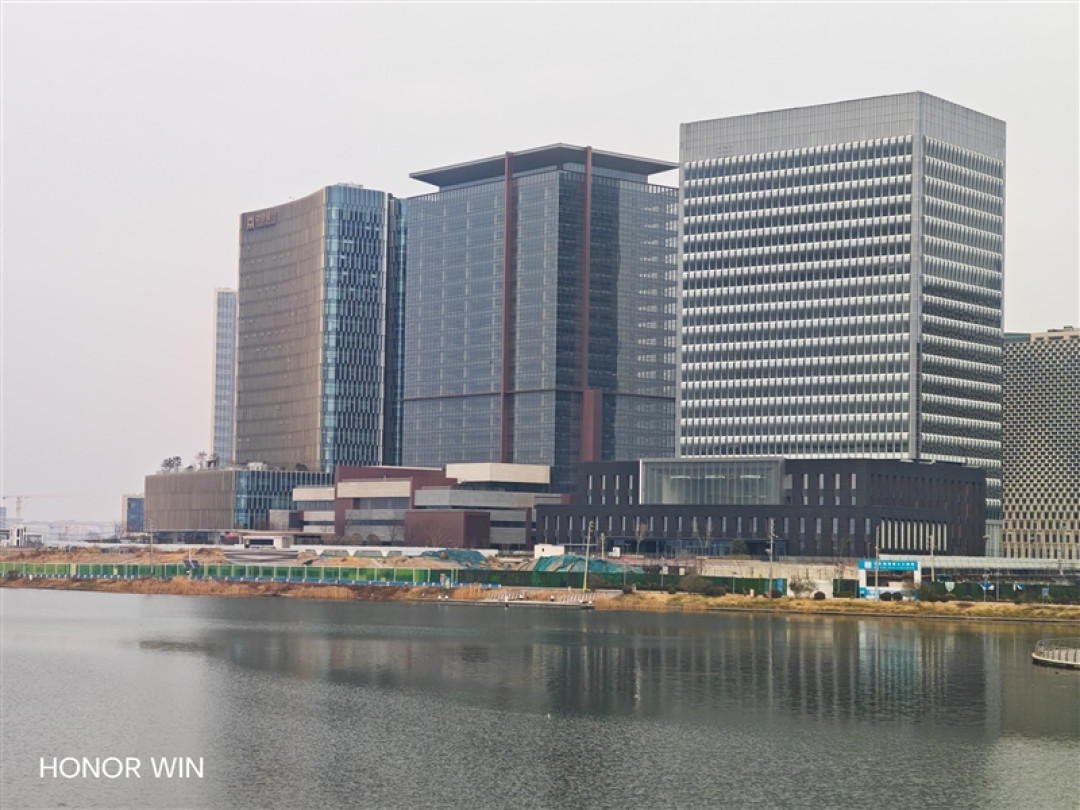 首发10000mAh大电池!荣耀WIN全面评测:原以为续航无敌 没想到性能释放更是不讲道理!