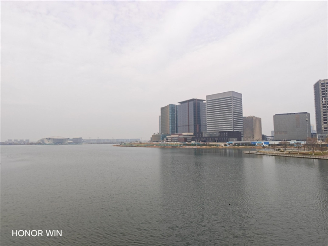 首发10000mAh大电池!荣耀WIN全面评测:原以为续航无敌 没想到性能释放更是不讲道理!