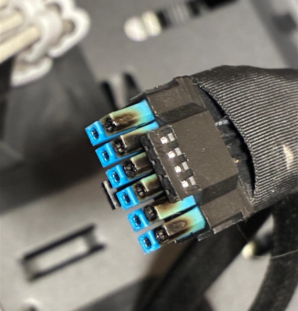 中端显卡也无法避免：又一起RX 9070 XT 16针接口烧熔！