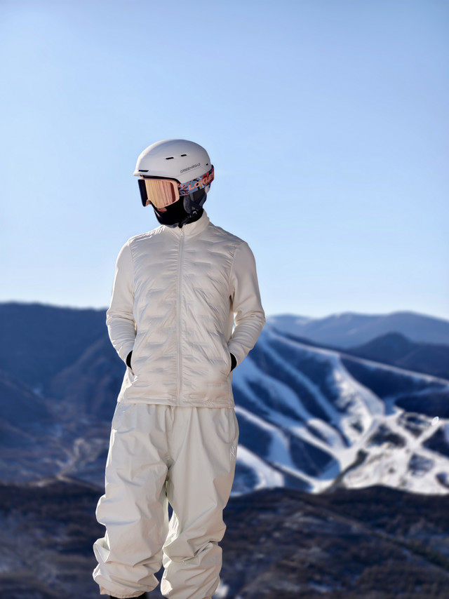 滑雪装备推荐：多功能羽绒服