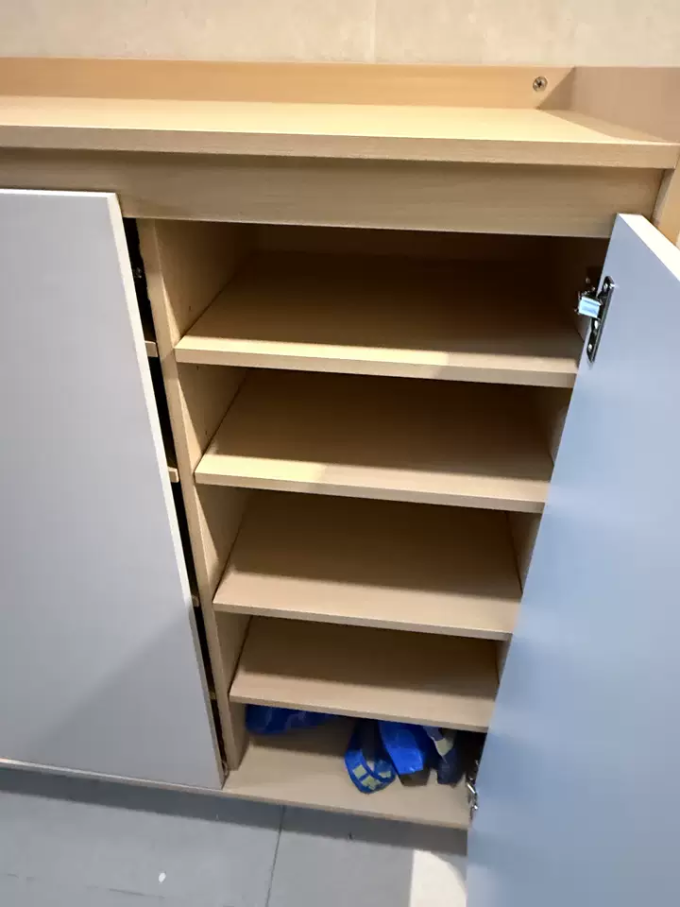 锦需鞋柜
