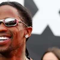 蟑螂侠联名墨镜飙到14万，全球仅100副，复活Y2K神级单品