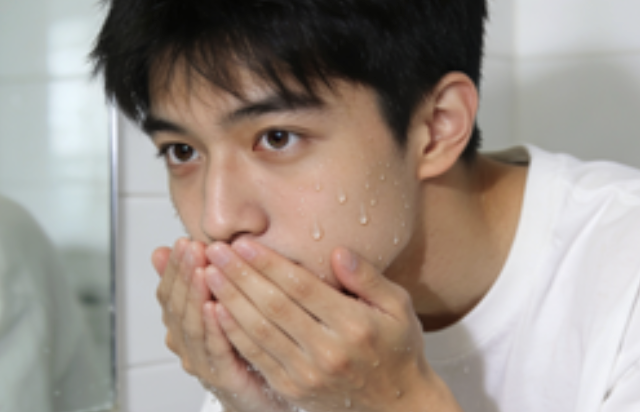男士洗面奶控油哪个牌子好？2025油皮救命洗面奶TOP5推荐：闭眼冲