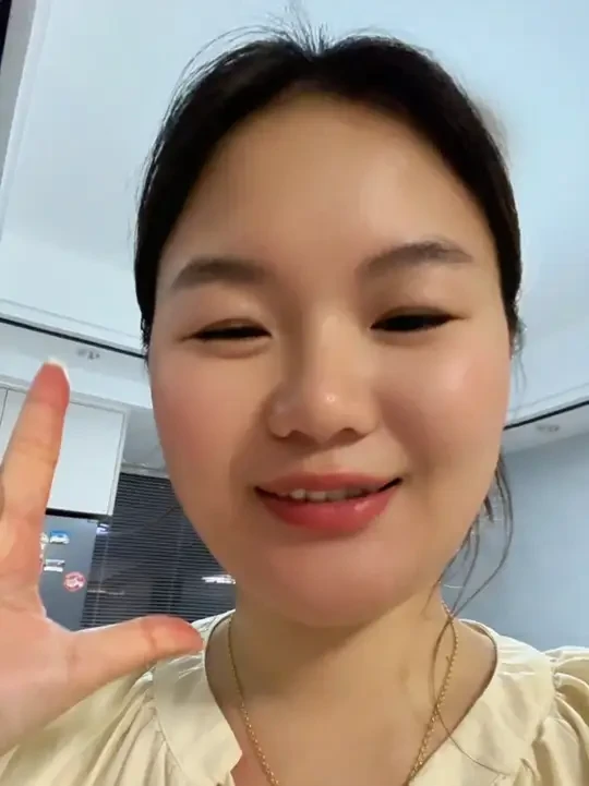 #与辉同行直播间 #福东海酸枣仁膏 #酸枣仁膏 这个福东海酸枣仁膏的话，晚上一觉到天亮的人呢就不要尝试了！