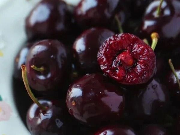 做了串冰糖车厘子给同事吃……