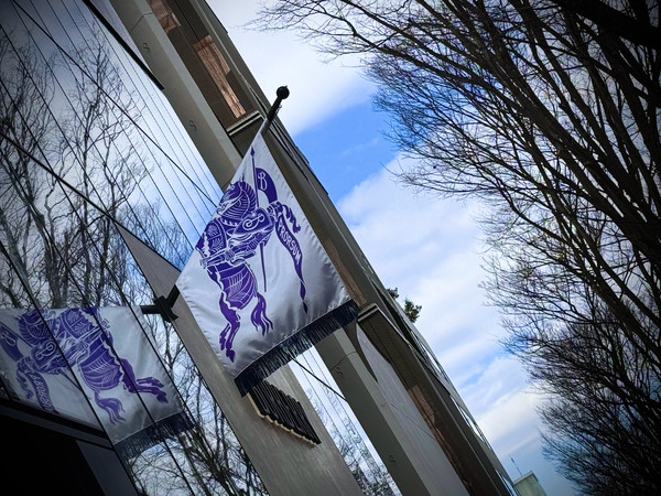 #burberry#  Love from burberry.夏天订的长款压花皮风衣终于到了.其他的神仙Sa Lin姐都一样不差的给我留了俩月,即便我们为了维护领土主权完整与日方产生摩擦,她也没有担心